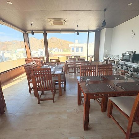 Parampara Hotels And Resorts Udaipur Ngoại thất bức ảnh